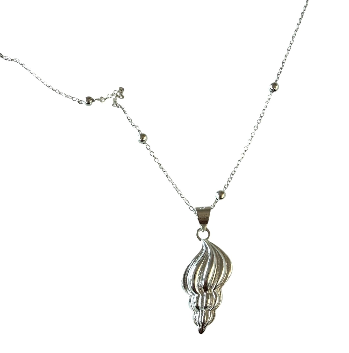 Silver Plated Shell Pendant Necklace